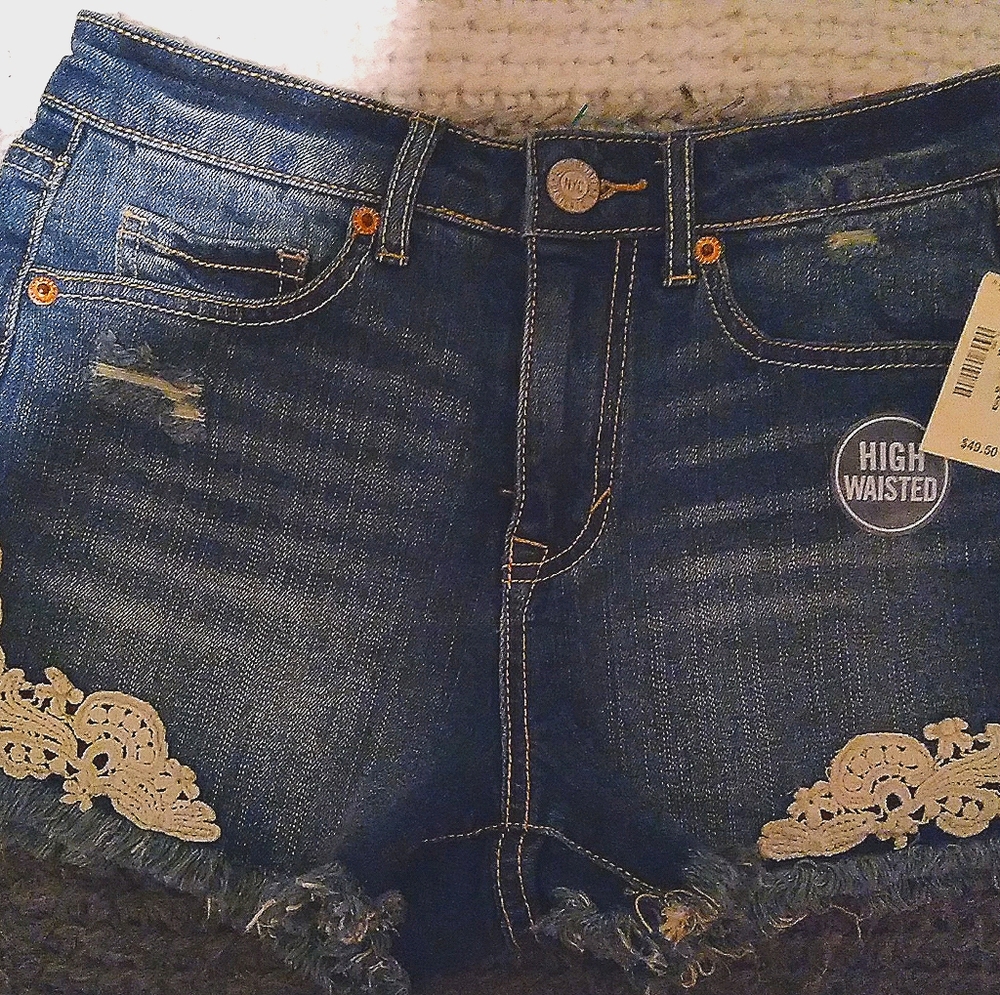 AEROPOSTALE high waisted shorty with lace shorts